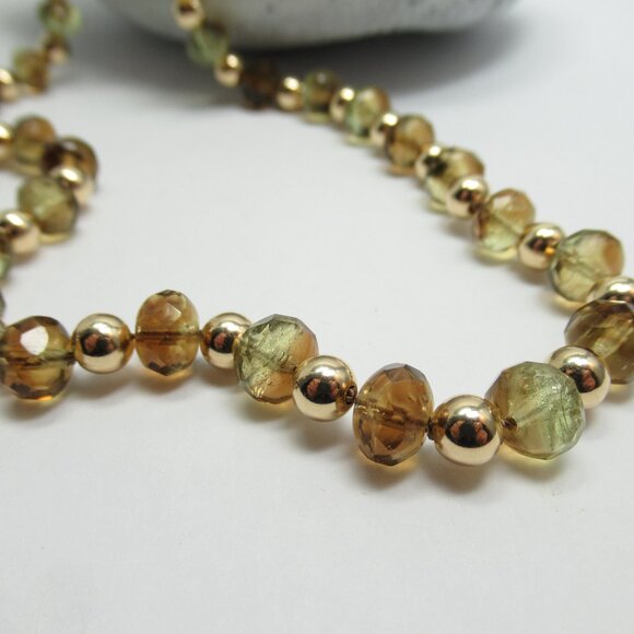 Gold and Uranium glass bead necklace - Picture 3 of 12